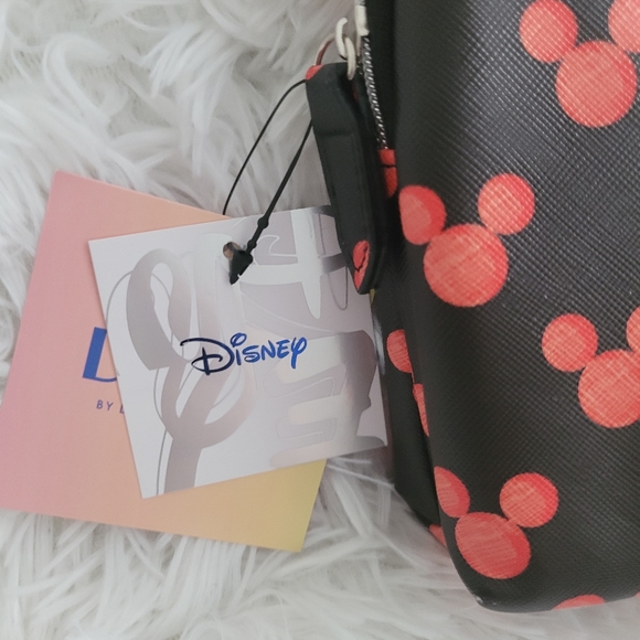Danielle Nicole Disney Mickey Cosmetic Bag - Picture 3 of 4